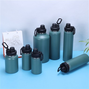 نقدم لكم زجاجة ماء مسافر الفضاء الكلاسيكي